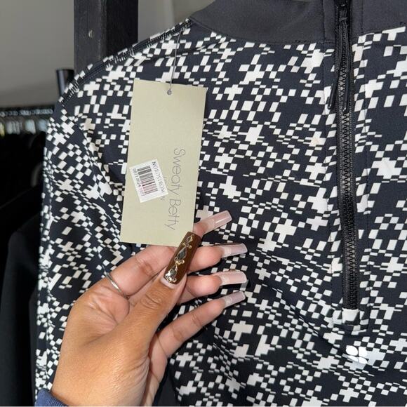 Sweaty Betty Power Zip Back Long Sleeve Crop Top Black Mini Geo Build Print - Picture 9 of 11